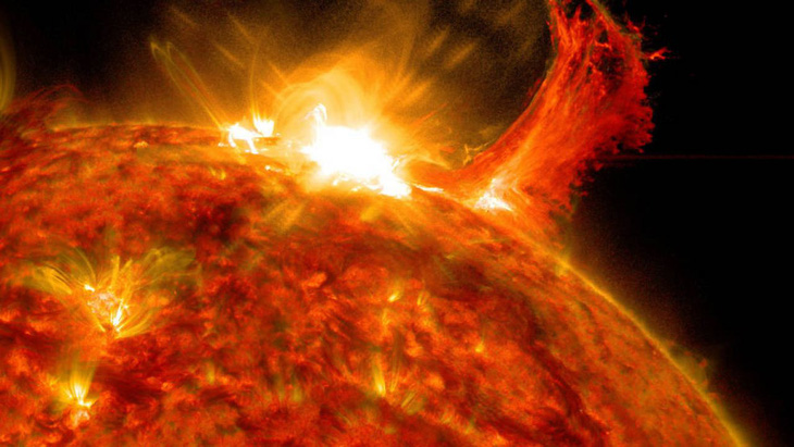 AI của NASA cảnh báo trước 30 phút siêu bão Mặt trời tấn công Trái đất - Ảnh 1.
