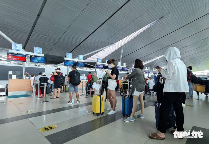 Hai hành khách mang túi bột vào sân bay Phú Quốc: Không phải thuốc nổ - Ảnh 1.