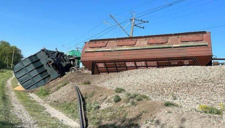 Đường sắt ở Crimea ngừng hoạt động nghi do phá hoại - Ảnh 2.