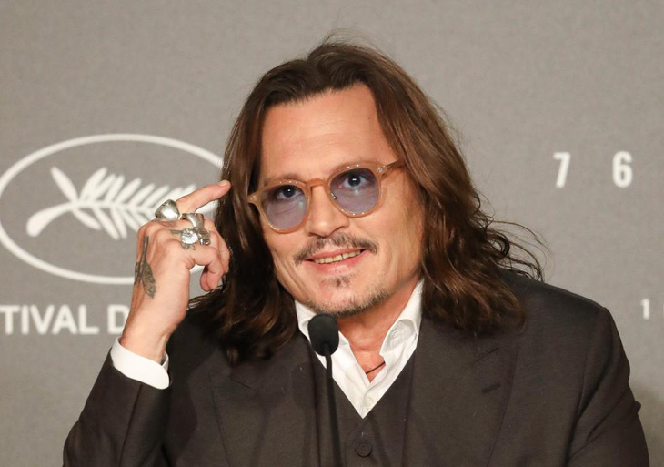 Fan ngán ngẩm với hàm răng mục nát của Johnny Depp - Ảnh 6.