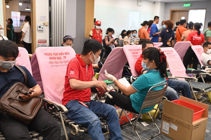 Công đoàn Prudential Việt Nam phối hợp cùng UBND quận 8 và Hội Chữ thập đỏ quận 8 tổ chức đã góp được 214 đơn vị máu cho Hội Chữ thập đỏ.