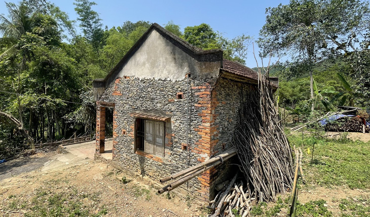Ngôi nhà của gia đình vận động viên Cao Thị Duyên ở thôn Quý Tân, xã Cẩm Quý, huyện Cẩm Thủy đã xuống cấp - Ảnh gia đình cung cấp