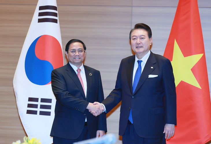 Thủ tướng Phạm Minh Chính trong cuộc gặp Tổng thống Hàn Quốc Yoon Suk Yeol - Ảnh: NHẬT BẮC