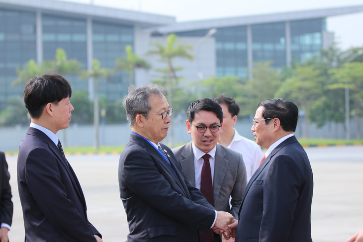 Thủ tướng Phạm Minh Chính lên đường dự hội nghị G7 mở rộng - Ảnh 3.
