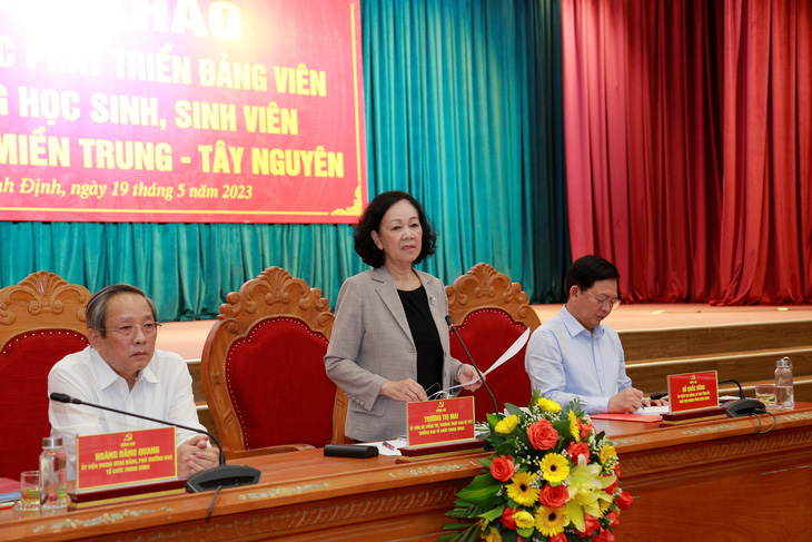 Bà Trương Thị Mai: Lớp trẻ, học sinh sinh viên vào Đảng càng sớm càng tốt - Ảnh 1.