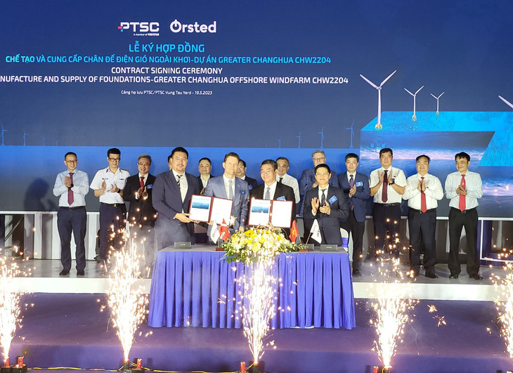 PTSC sản xuất móng trụ tuabin cho dự án điện gió ngoài khơi lớn hàng đầu châu Á - Ảnh 1.