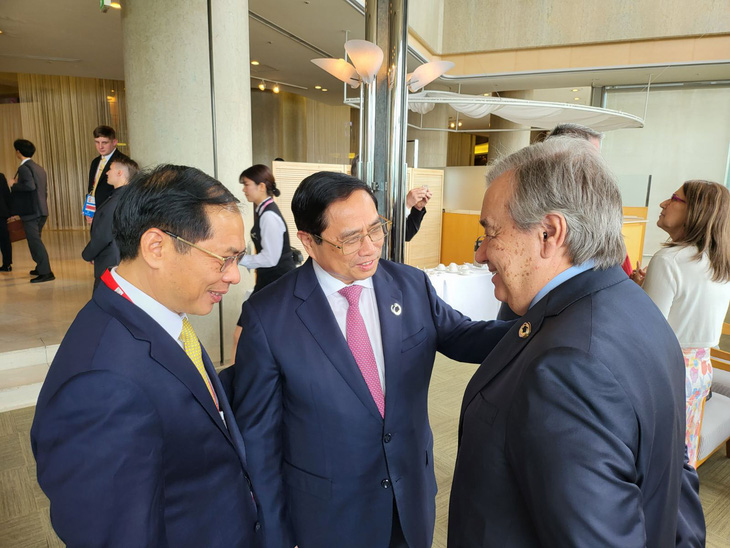 Thủ tướng Nhật Bản đón Thủ tướng Phạm Minh Chính, G7 mở rộng chính thức bắt đầu - Ảnh 3.