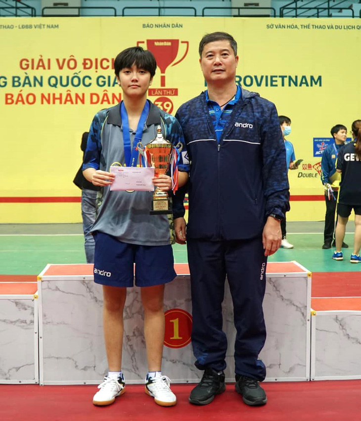 HLV Vũ Mạnh Cường và nhà vô địch SEA Games 32 Trần Mai Ngọc - Ảnh: NVCC