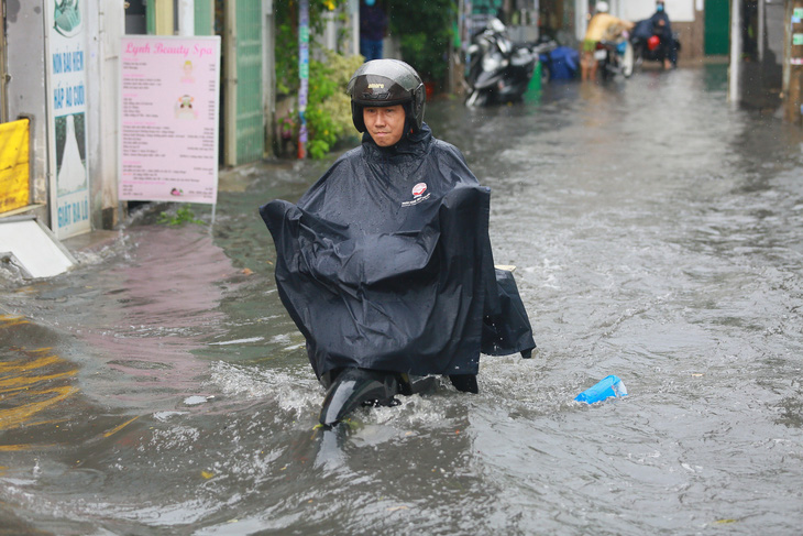 Thời tiết hôm nay 22-5: Chiều và đêm nay nhiều nơi mưa to - Ảnh 1.