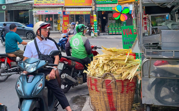 Nước mát giải nhiệt, trà hoa quả "hốt bạc" mùa nắng nóng