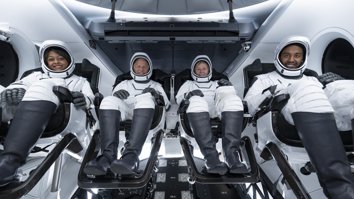 Nhóm phi hành gia tư nhân thứ hai bay vào vũ trụ - Ảnh 1.