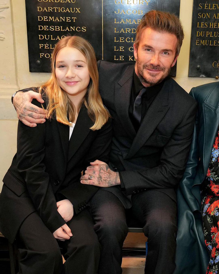 Con gái Beckham 11 tuổi vẫn không được trang điểm - Ảnh 2.