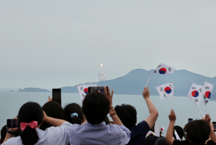 Hàn Quốc gia nhập câu lạc bộ tên lửa vũ trụ - Ảnh 2.