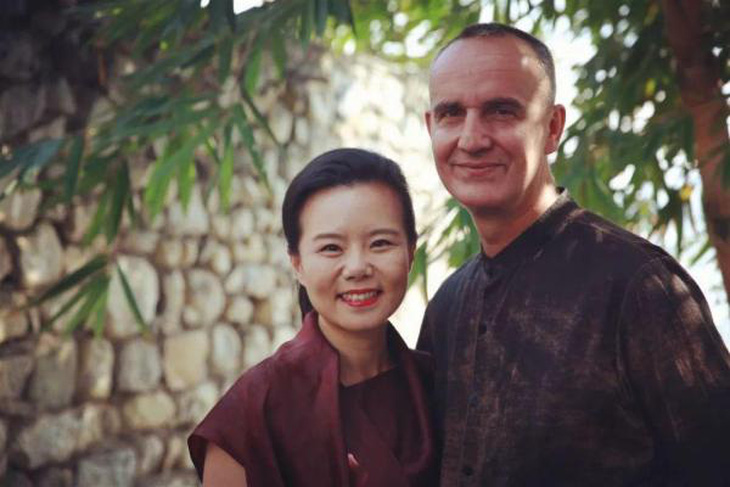 Cung Lâm Na: 47 tuổi tái xuất Cbiz, oanh tạc sô ‘Đạp gió 2023’ và cuộc hôn nhân đáng ngưỡng mộ - Ảnh 15.