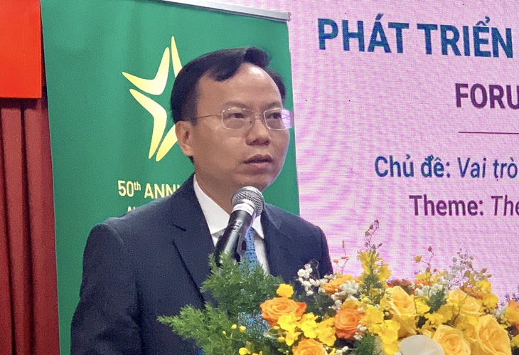 PGS.TS Mai Thanh Phong phát biểu tại diễn đàn - Ảnh: TRẦN HUỲNH