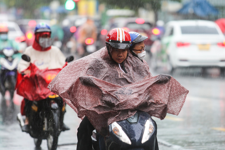 Thời tiết hôm nay 27-5: Dải hội tụ nhiệt đới mạnh lên, Nam Bộ, Tây Nguyên mưa to - Ảnh 1.