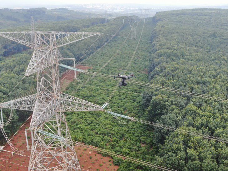 Ứng dụng KHCN trong quản lý vận hành đường dây truyền tải điện 500kV tại Đắk Lắk