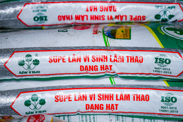 Sản phẩm supe lân vi sinh dạng hạt - Ảnh: NAM TRẦN