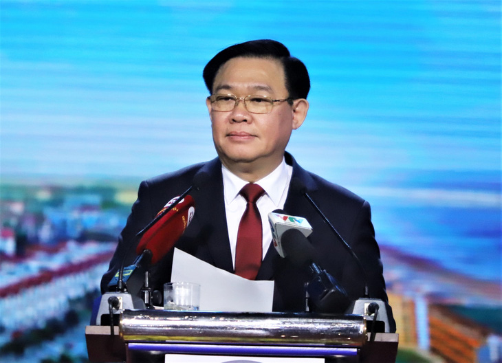 Hà Tĩnh trao quyết định chấp thuận chủ trương đầu tư cho 15 dự án - Ảnh 1.