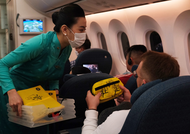 Vietnam Airlines hoàn thành ‘Thử thách chuyến bay bền vững’ - Ảnh 1.