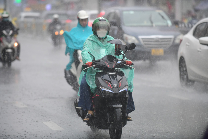 Thời tiết hôm nay 30-5: Nắng gắt tại Bắc Bộ, mưa diện rộng từ Bình Thuận đến Cà Mau - Ảnh 1.