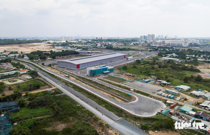 Vẽ bậy trên tàu metro: Dân muốn xử phạt thật nặng - Ảnh 2.