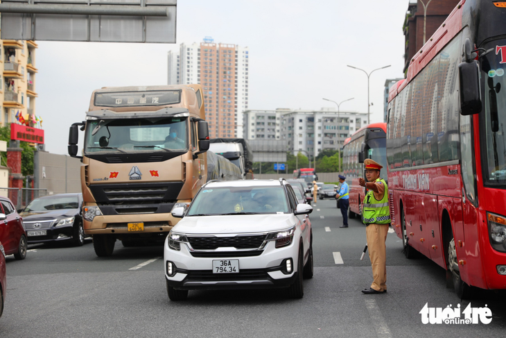 Tai nạn giao thông giảm trong 5 ngày nghỉ lễ - Ảnh 1.