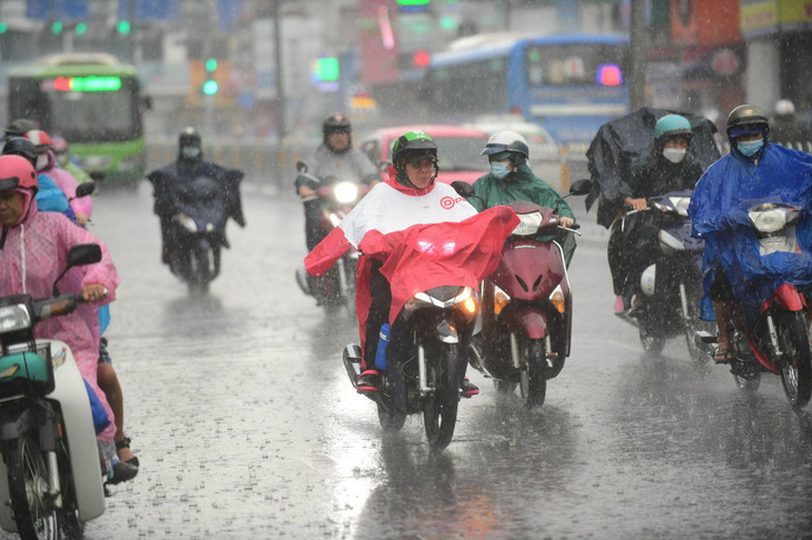 Thời tiết hôm nay 31-5: Nam Bộ vẫn duy trì mưa to, Bắc Bộ nắng nóng - Ảnh 1.