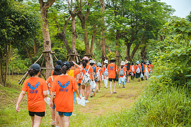 Học sinh Trường phổ thông liên cấp Olympia Hà Nội tham gia trại hè - Ảnh: QUỲNH TRANG