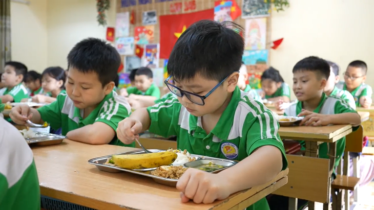 Hơn 1,4 triệu học sinh toàn quốc được hưởng những bữa trưa cân bằng dinh dưỡng từ Dự án Bữa ăn học đường