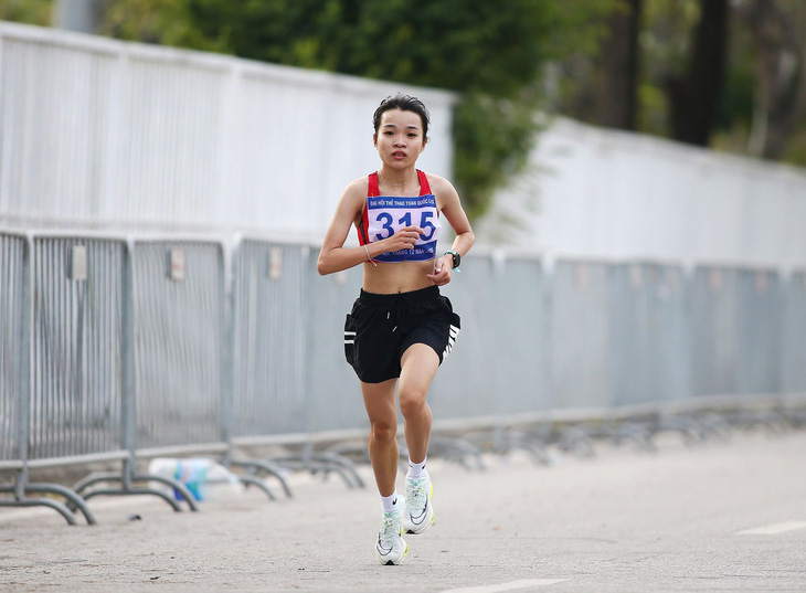 Vận động viên Marathon Lê Thị Tuyết được kỷ vọng sẽ mang huy chương vàng về cho Việt Nam - Ảnh: NAM TRẦN