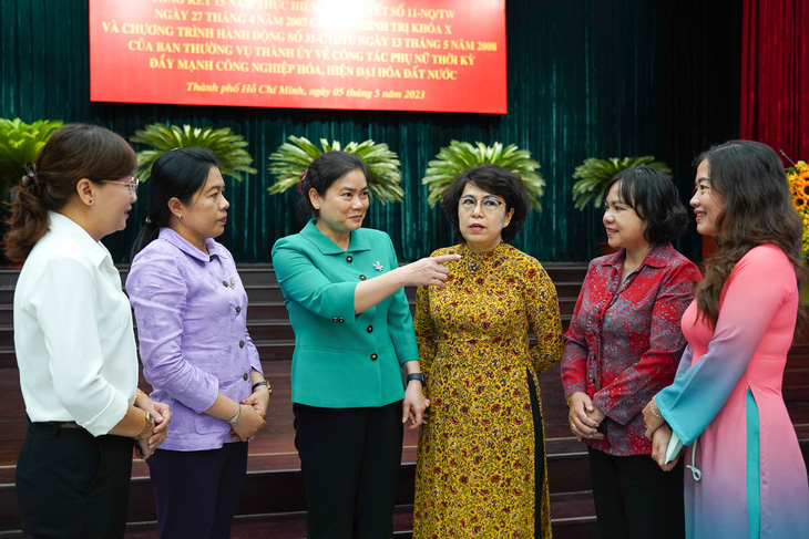 Bí thư Nguyễn Văn Nên: Đóng góp của phụ nữ giúp phát triển bền vững TP.HCM - Ảnh 2.