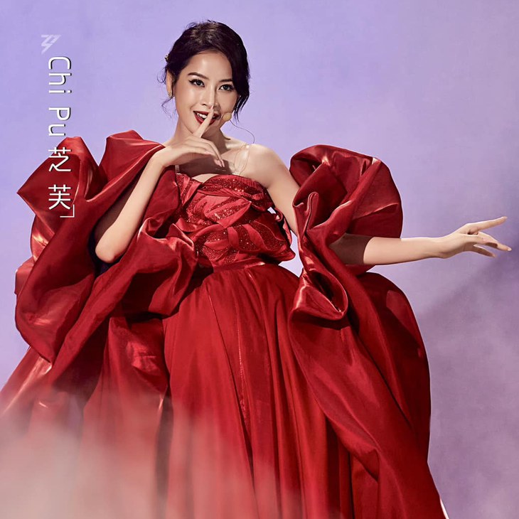 Chi Pu thi hát ở Trung Quốc: Tung váy ấn tượng, giọng hát vẫn yếu - Ảnh 1.