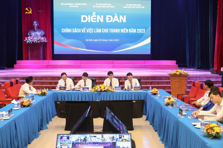 Lao động trẻ có nguy cơ mất việc cao gấp 3 lần lứa tuổi lớn hơn - Ảnh 1.