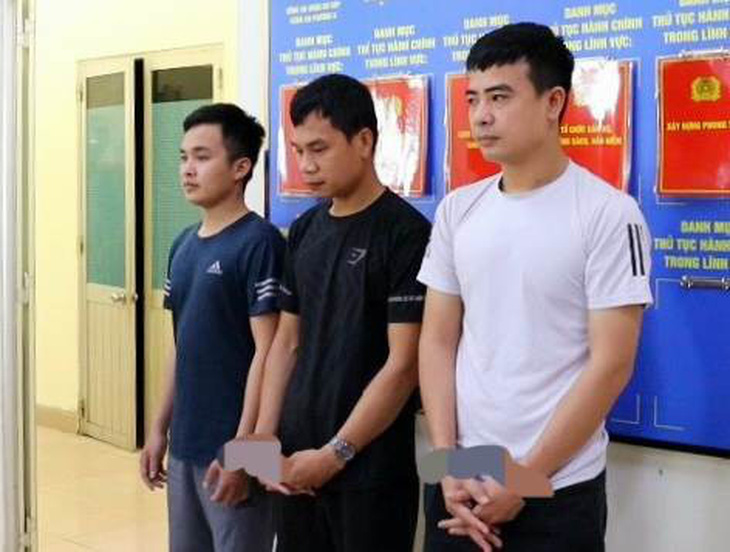 Bắt nhóm tín dụng đen: Phan Văn Tài, Phan Văn Trọng, Phùng Văn Minh (từ trái qua) - Ảnh do CA TP.HCM cung cấp