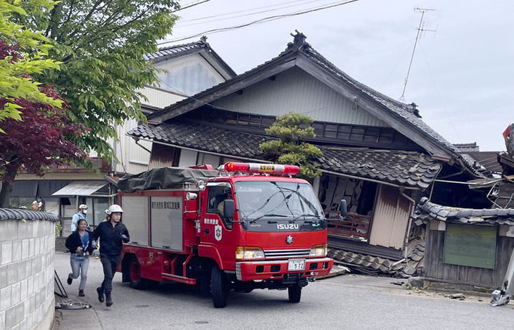 Nhật Bản ghi nhận 55 dư chấn sau trận động đất mạnh gây chết người - Ảnh 1.