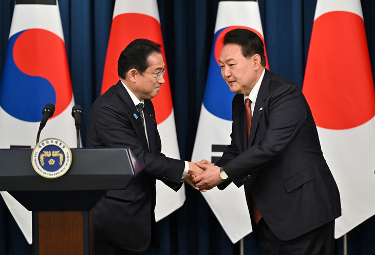 Tại Hàn Quốc, Thủ tướng Nhật Bản nói trái tim tôi đau nhói vì nỗi đau thời chiến - Ảnh 1.