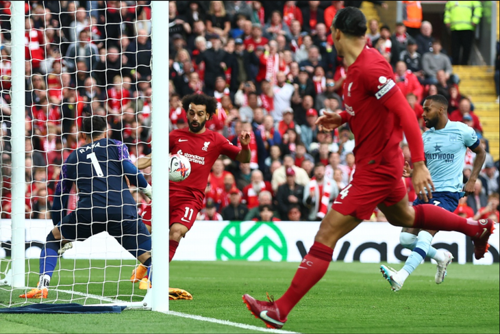 Mohamed Salah ghi bàn cho Liverpool - Ảnh: GETTY IMAGES