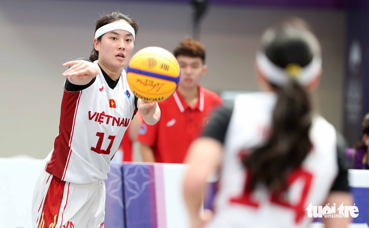 Trương Thảo Vy thi đấu nổi bật, góp phần làm nên chiến thắng cho bóng rổ Việt Nam - Ảnh: N.KHÔI