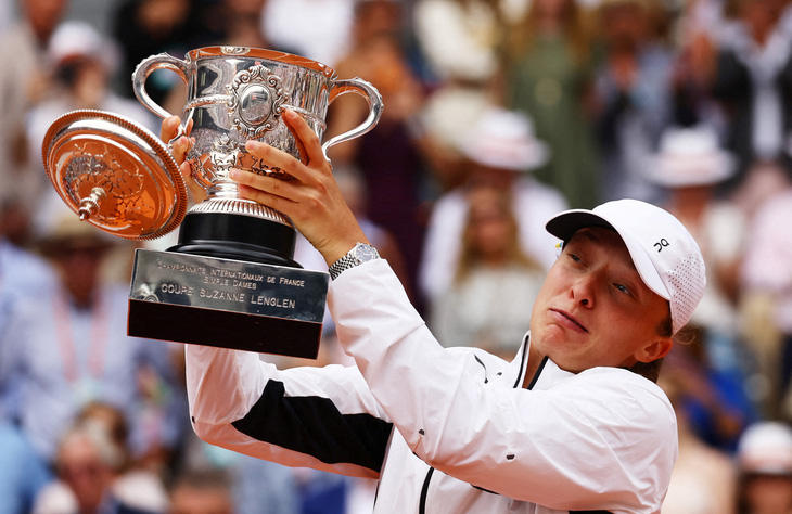 Vô địch Roland Garros 2023, Iga Swiatek sánh ngang Osaka, Kim Clijsters - Ảnh 5.