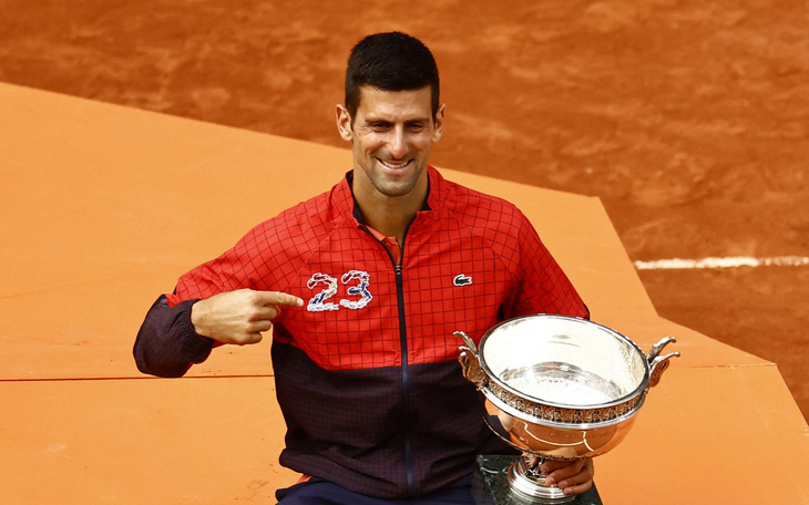 Djokovic cảm ơn "mẹ quần vợt" sau khi đoạt Grand Slam thứ 23