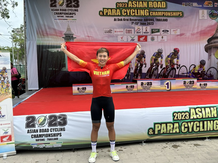 Rút thắng tay đua Trung Quốc, Nguyễn Thị Thật bảo vệ huy chương vàng châu Á - Ảnh 1.