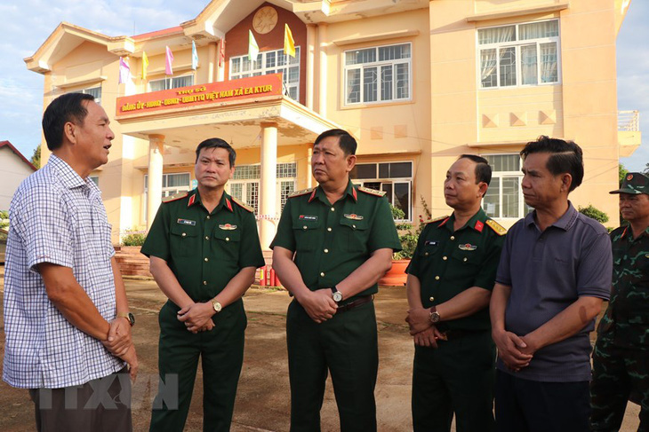 Đoàn công tác Bộ Quốc phòng kiểm tra hiện trường vụ tấn công 2 trụ sở UBND xã tại Đắk Lắk - Ảnh 1.