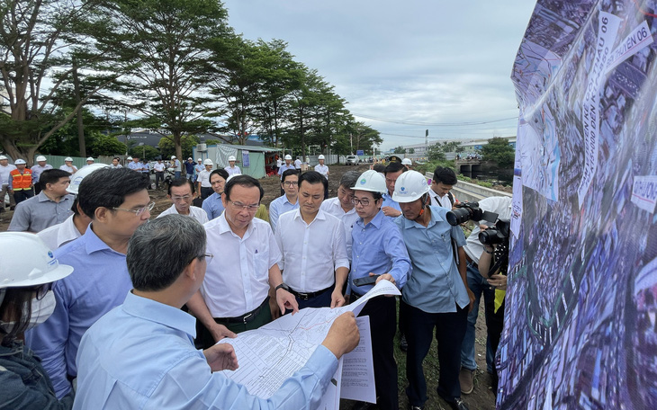 Phấn đấu 30-4-2025 hoàn thành dự án kênh Tham Lương - Bến Cát - rạch Nước Lên