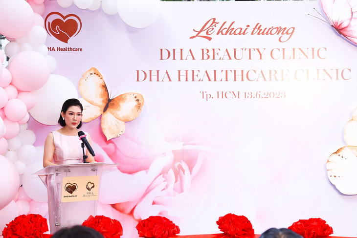 Bà Hồ Thị Phương Thảo - phó tổng giám đốc Tập đoàn TTC, chủ tịch DHA Healthcare Clinic, chủ tịch DHA Beauty Clinic - cho biết sẵn sàng cầu thị, ghi nhận những ý kiến đóng góp của khách hàng để dịch vụ được liên tục được cải tiến ngày một tốt hơn, chất lượng hơn và phù hợp hơn - Ảnh: D.K.