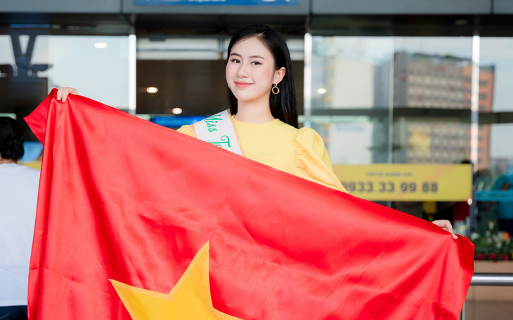 Nguyễn Trang Nguyệt Minh rạng rỡ lên đường dự thi Miss Teen Grand International