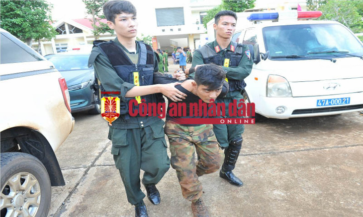 Vụ tấn công 2 trụ sở UBND xã tại Đắk Lắk: Thêm 1 nghi phạm ra tự thú trong đêm - Ảnh 1.