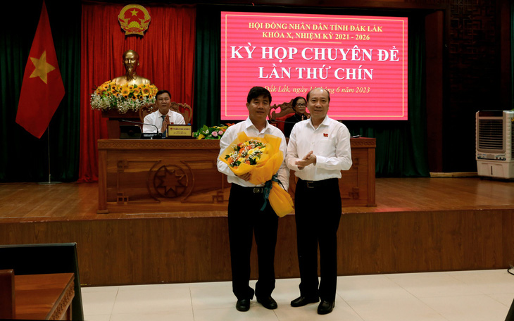 Ông Nguyễn Thiên Văn được bầu làm phó chủ tịch UBND tỉnh Đắk Lắk - Ảnh 1.