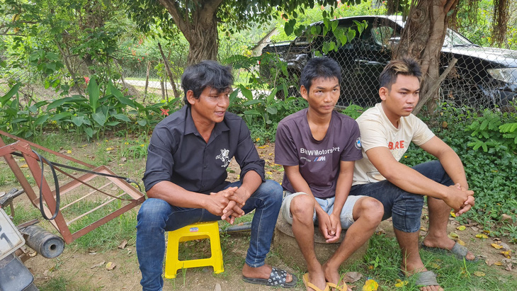 Ba con tin bị bắt trong vụ tấn công trụ sở UBND xã tại Đắk Lắk đã về nhà - Ảnh 1.