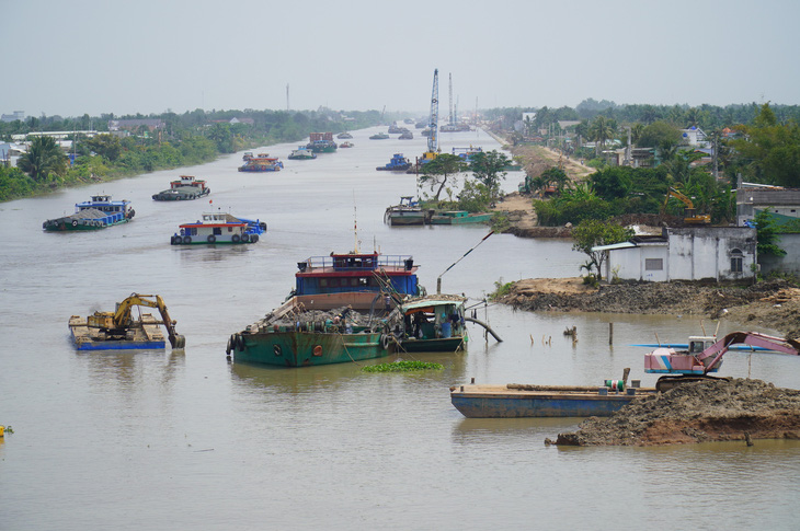 Tin tức sáng 16-6: Có 3 mẫu hộ chiếu phổ thông, ngoại giao và công vụ, 3 màu bìa - Ảnh 1.